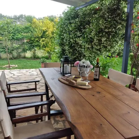 Andriana Villa *